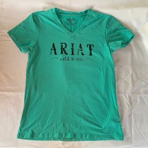Women’s Ariat V-Neck t-shirt